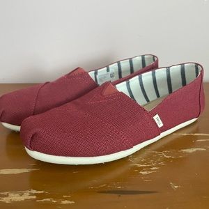Dark red canvas toms size 7